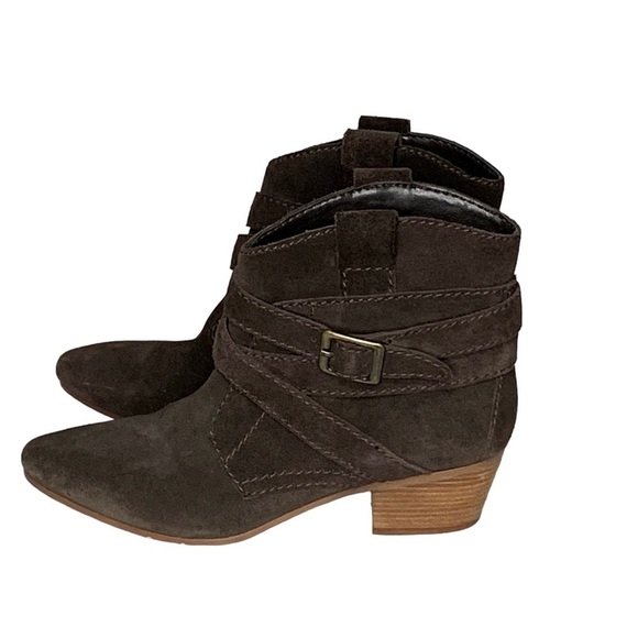 Nine West Lairah‎ chocolate brown Suede Pull On Ankle Booties. Size 8.5 - Picture 5 of 10